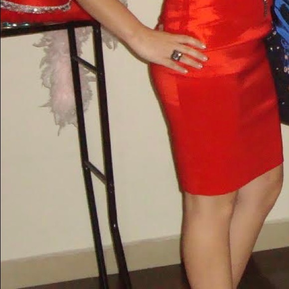 Strapless Elegant Red Dress - Picture 5 of 5